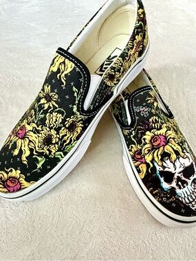 RARE EUC Vans Classic Slip-On “Beauty Skull” Sunflowers-Women’s 7.5/Men’s 6